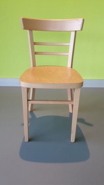 Beispiel-Stuhl für ZCOM Kreativwerkstatt